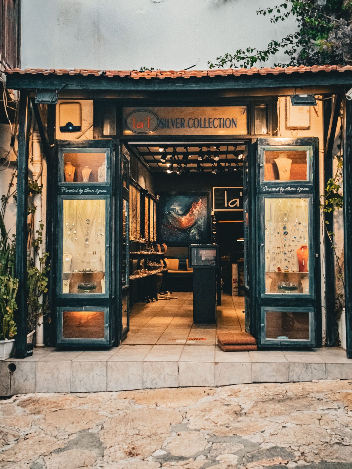 Local commercial, Tigzirt
