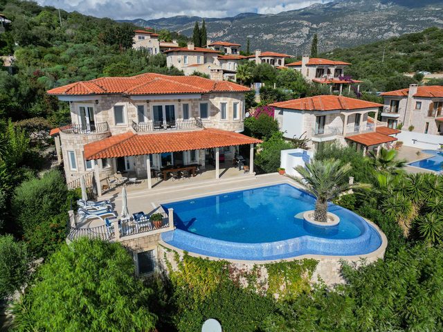 Villa, Maraval